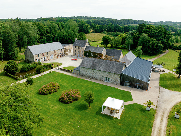 Domaine du Manoir de la Cour &agrave; Saint Maurice en Cotentin salle r&eacute;ception mariage manche dj